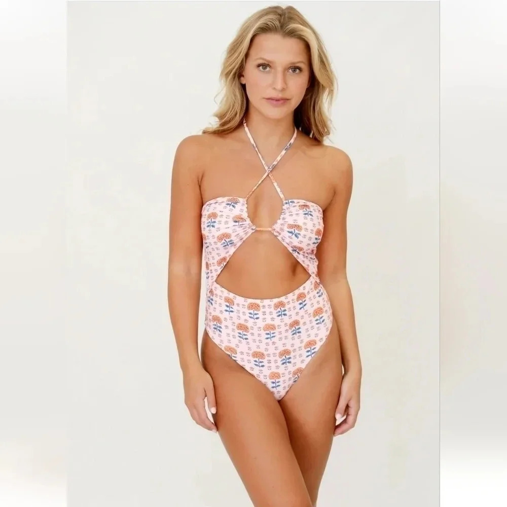NWT || CITRINE || Carson bathing suit/sarong set.